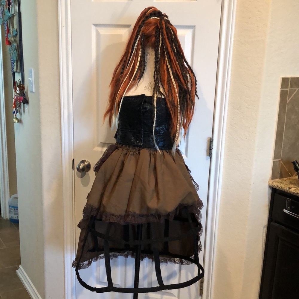 Halloween steam punk Vickey costume Worn once. good condition. Forum Novelties